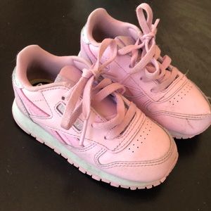 Pink reebok